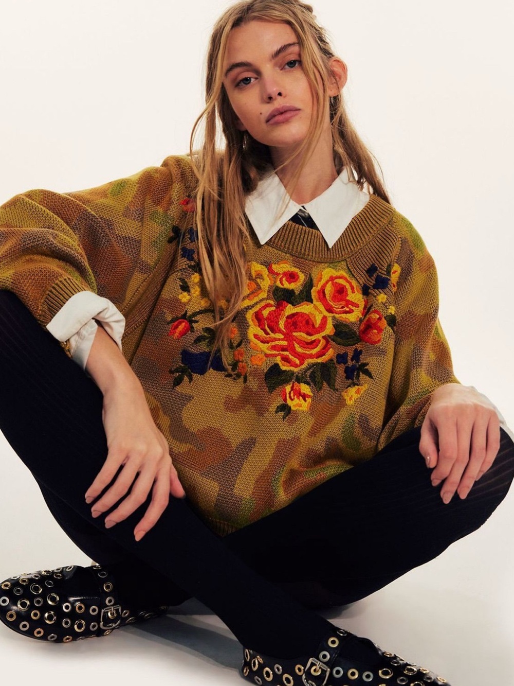 RARE FREE PEOPLE CAMO ROSE PULLOVER Camouflage Crewneck with Rose Embroidered